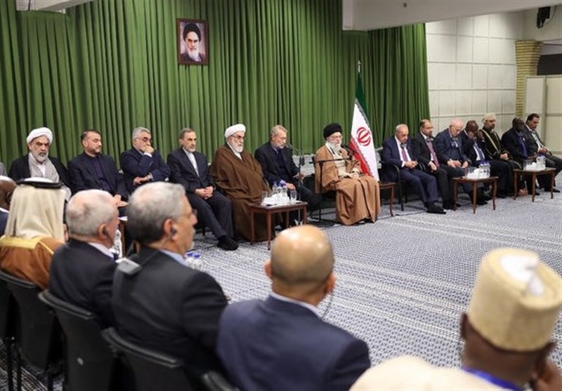 امام خامنه‌ای: سعودی‌ها در حال خیانت هستند/ نگذاریم برای رژیم صهیونیستی حاشیه امن درست شود