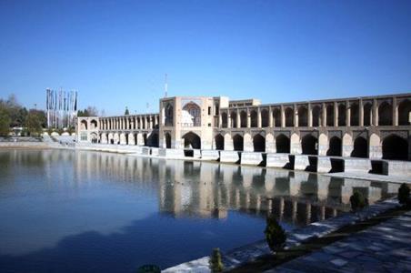 اصفهان ثروت بزرگی است که به تمام دنیا تعلق دارد