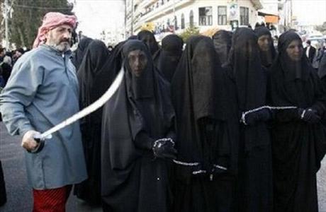 ازدواج اجباری زنان زیبا با سرکردگان داعش
