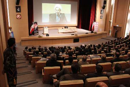 حماسه 9 دی نقشه دشمن برای ایجاد شکاف بین مردم و نظام را نقش برآب کرد