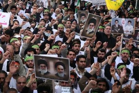 نمازگزاران تهرانی اهانت به ساحت مقدس پیامبر اسلام(ص) را محکوم کردند