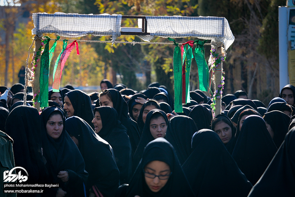 اعزام دومین کاروان راهیان نور دانش‌آموزان دختر مبارکه‌ای به مناطق عملیاتی+ تصاویر