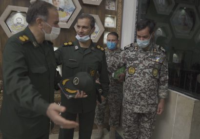 فیلم|دیدار فرمانده حوزه مقاومت بسیج شهید موحدیان با فرماندهان پدافند هوایی ارتش اصفهان