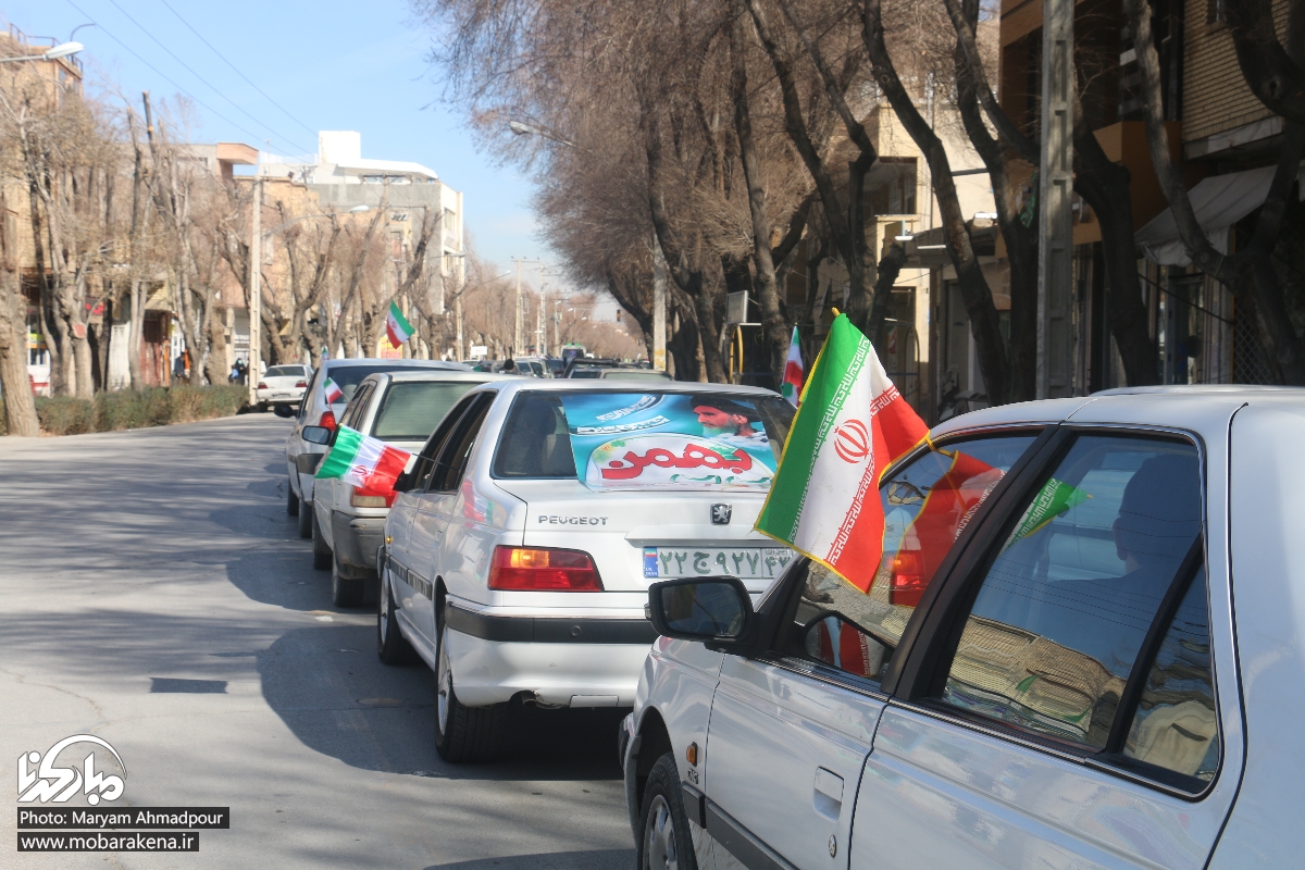 تصاویر| ایران قوی در ۴۲ سالگی انقلاب| همدلی مردم مبارکه در راهپیمایی ۲۲ بهمن با حضور خودرویی