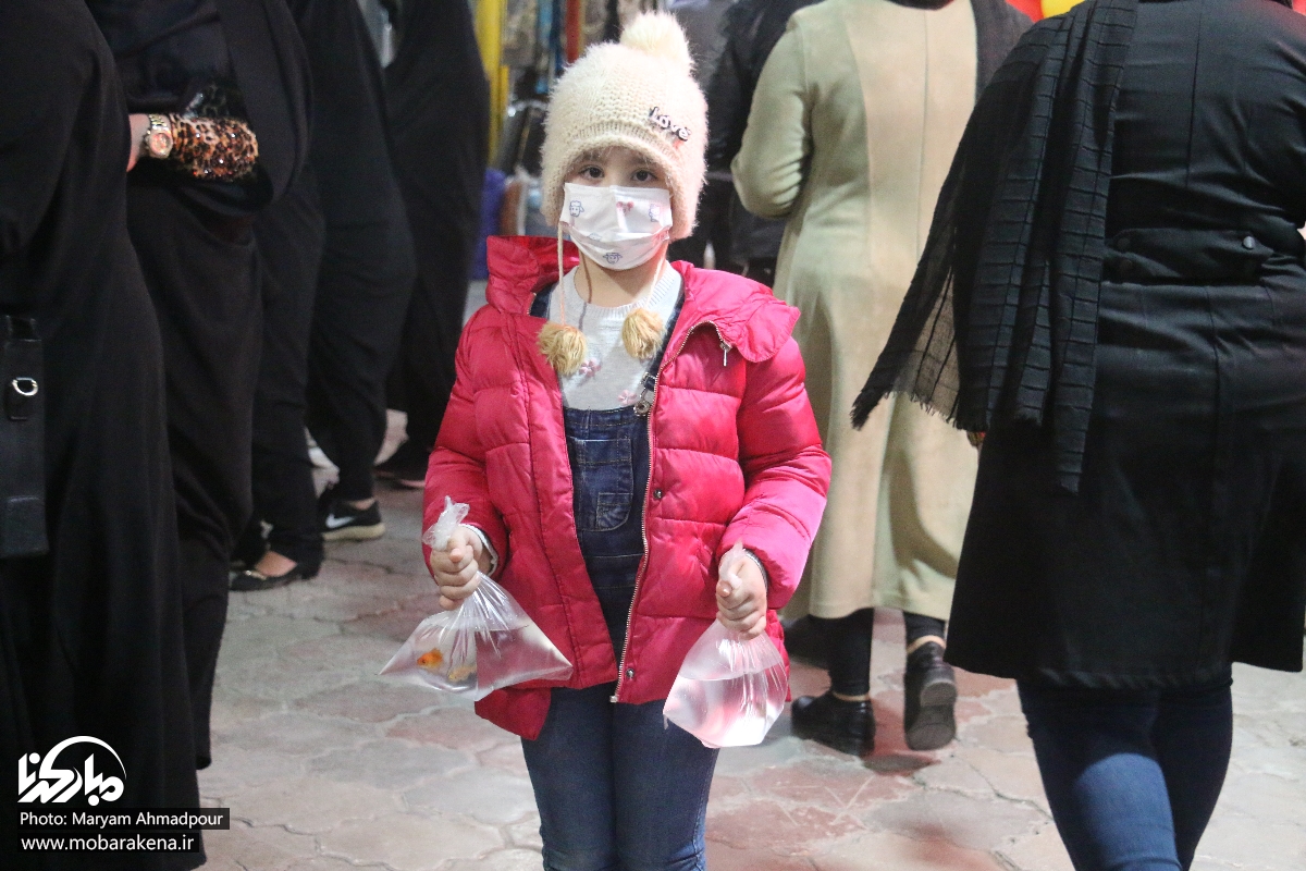 تصاویر| حراج کرونا در بازار شب عید