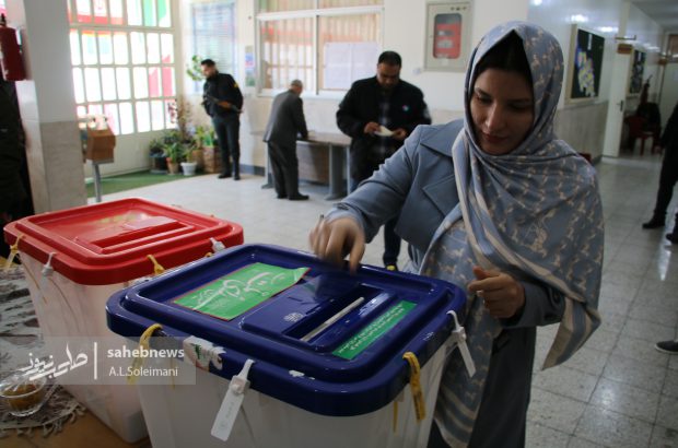 تصاویر | حضور پرنشاط مردم شهرستان مبارکه در ساعات اولیه رای دهی