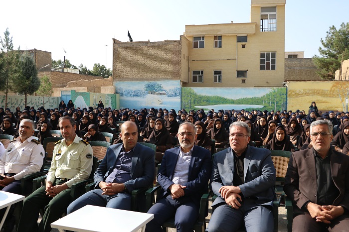 زنگ بازگشایی مدارس درشهرستان مبارکه به صدا درآمد