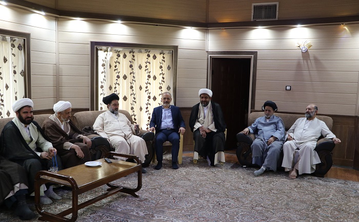 دیدار جمعی از علما و روحانیون اصفهان با فرماندار مبارکه